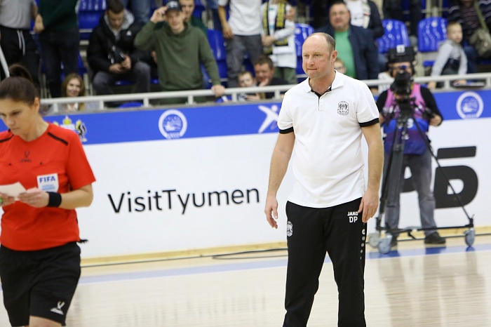 Главный тренер футзального клуба «Тюмень» Денис Абышев: «Получается, что в Иркутске сыграли лучше, чем дома»