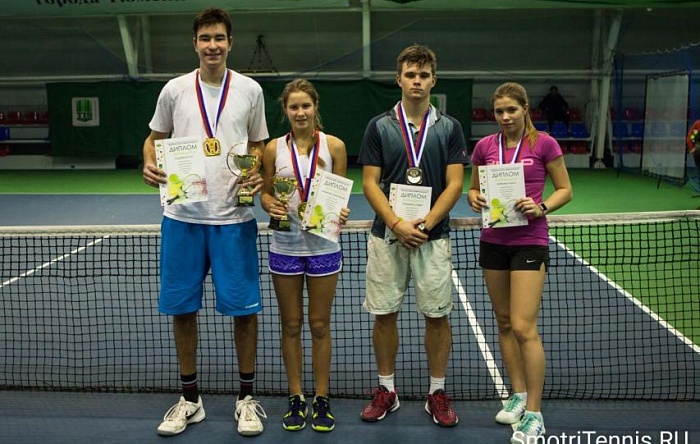 Тюменка взяла серебро на родном корте