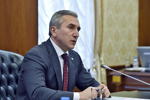 Александру Моору вручили губернаторский знак