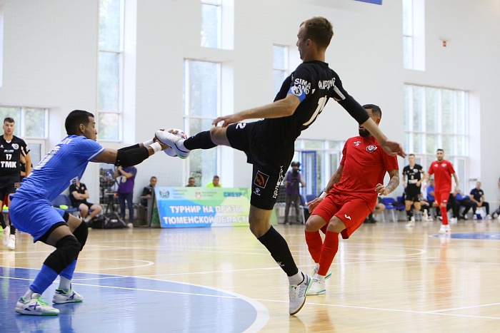 Турнир по мини-футболу на призы Тюменской области. «Синара» (Екатеринбург) – «Аят» (Рудный) – 6:3