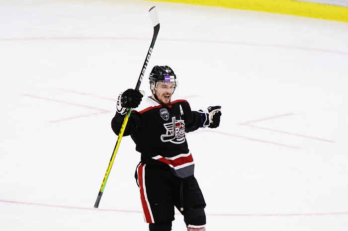 Нападающий ХК «Рубин» Денис Давыдов: «Даже не понял, что забил второй гол. Думал, что Лёша Митрофанов добил шайбу в ворота»