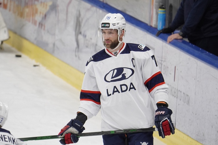 Нападающий хоккейного клуба «Лада» Михаил Железнов: «Рад был увидеться со всеми в тюменском Дворце спорта»