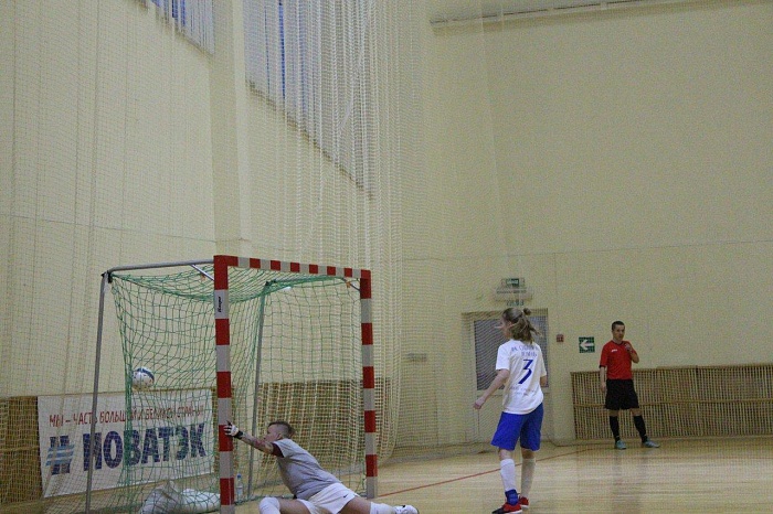 «Сибирячка» продолжает погоню за лидером