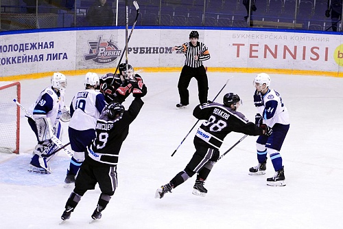 «Тюменский Легион» забросил шесть шайб в Новосибирске!