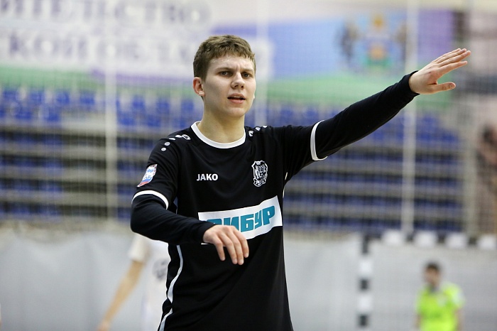 Нападающий мини-футбольного клуба «Тюмень-Д» Александр Дерябин: «Видно, что «Факел» готовится к суперлиге»