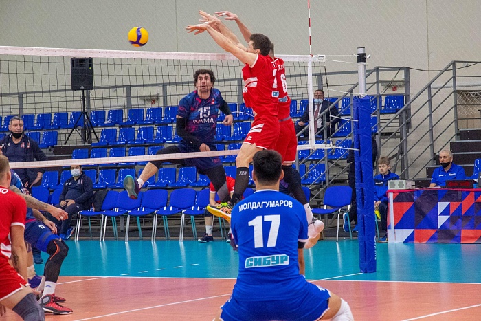 «Тюмень» уступила лидеру чемпионата