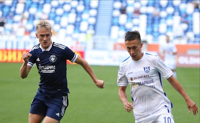 Тюменцы вышли на поле в Калининграде