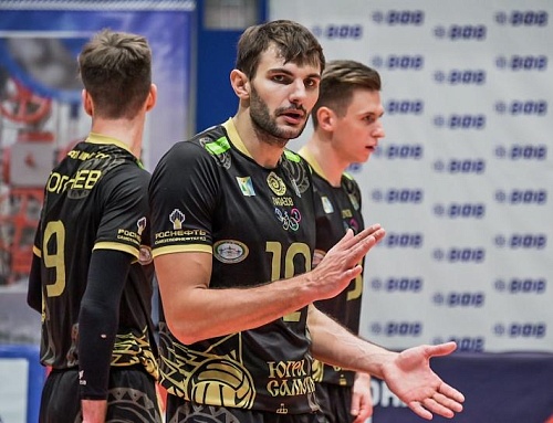 Виталий Папазов лидирует в споре бомбардиров