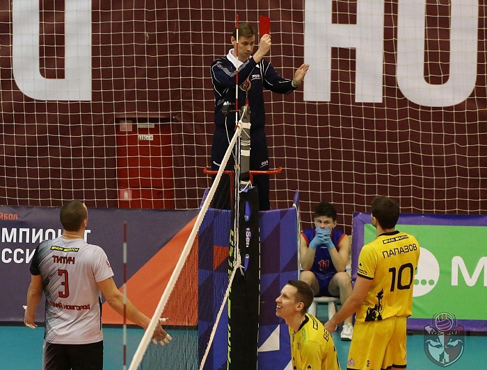 Капитан получил красную карточку и разменял пятую сотню