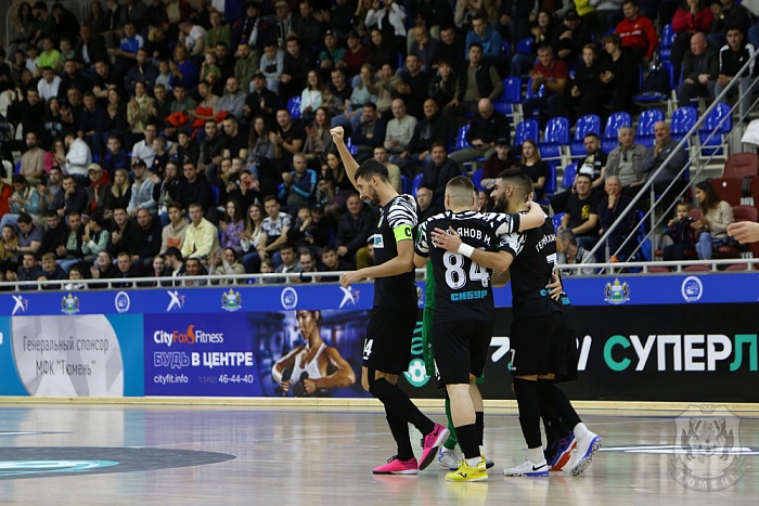 Игроки МФК «Тюмень» Артём Антошкин и Камиль Герейханов отправились в составе сборной России на матчи в Иран