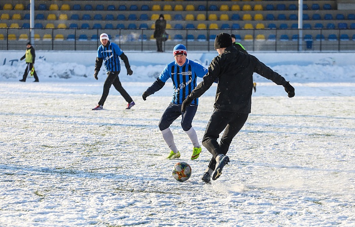 Банкиры и домостроители одержали победы в Кубке регионов по футболу