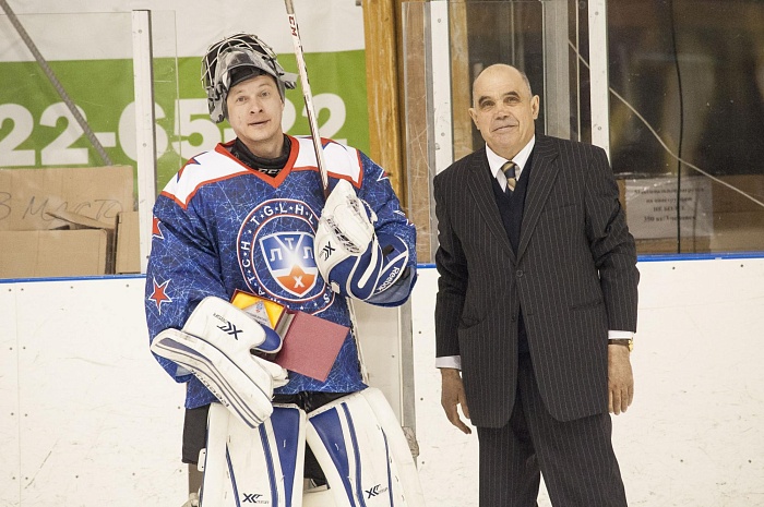 Евгений Лизогуб вернулся на лед через четверть века