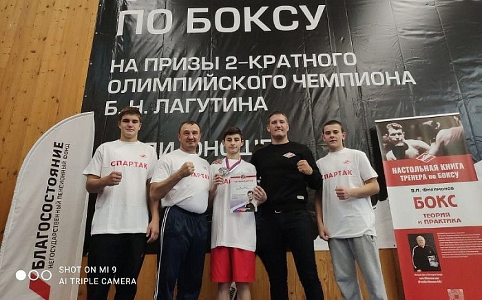 На столичном ринге взяли две бронзы