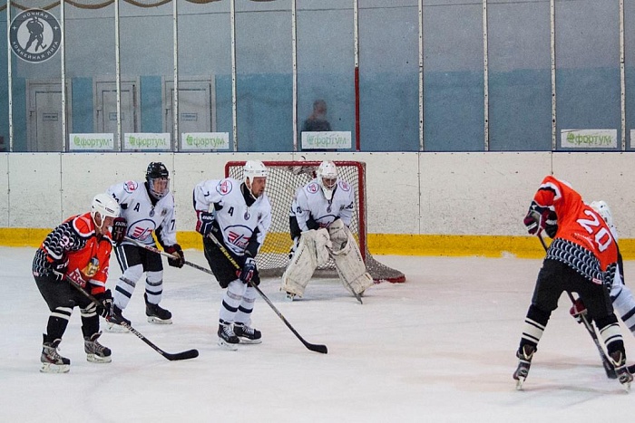 Начали сезон с двух «сухих» побед