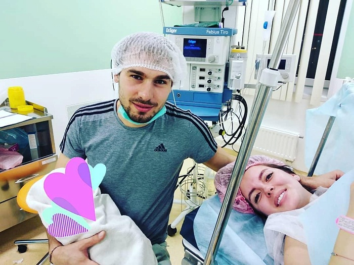 У Антона Шипулина родилась дочь Мира