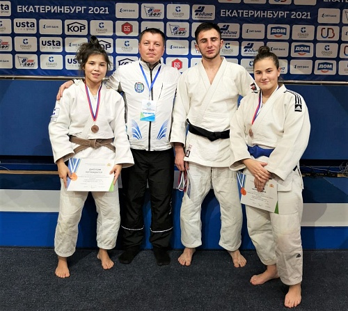 Шестеро добрались до бронзы, один – до серебра