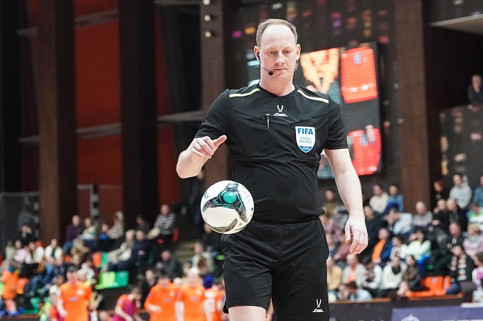 Арбитр из Тюмени отсудит матчи Суперлиги в Новосибирске