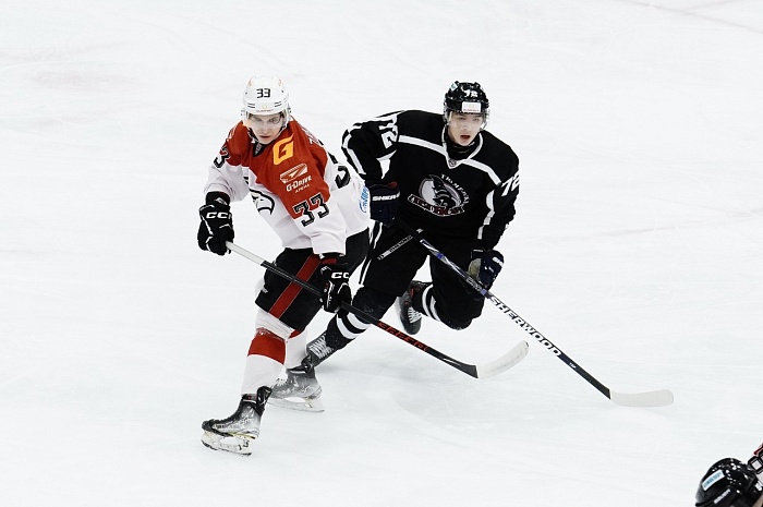 Хоккейный клуб «Тюменский Легион» проиграл омичам