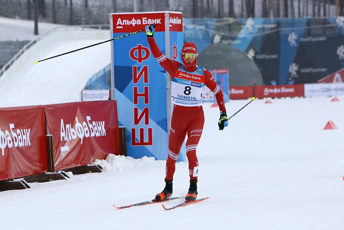 Возвращение Сергея Устюгова состоялось в Тюмени, но победа в очередной гонке Кубка России по лыжным гонкам снова досталась Александру Большунову