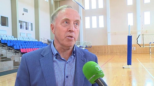 Глава региона Александр Моор и президент областной федерации волейбола Виктор Рейн  посетили сбор «Тюмени-ТюмГУ» в Ишиме