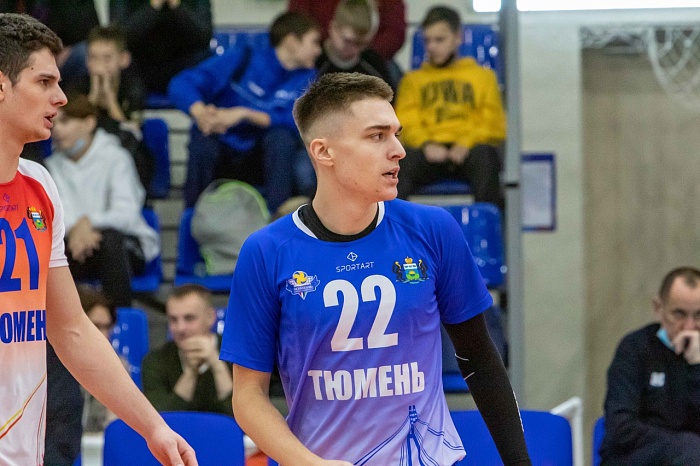 Тюменские волейболисты дома уступили барнаульцам