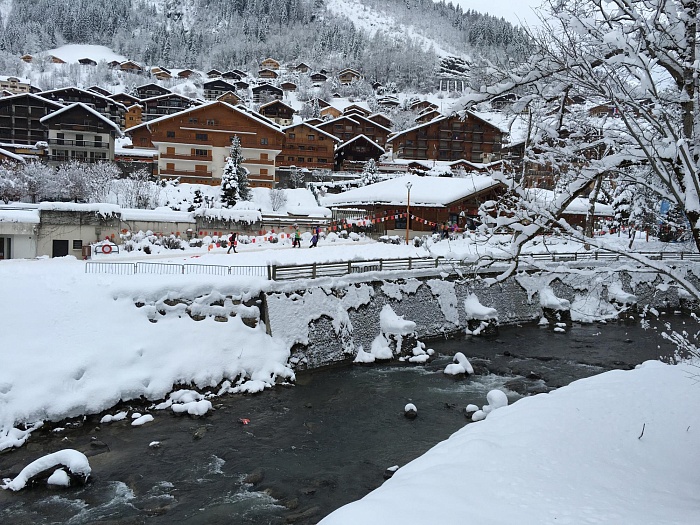 Во Франции работали русские волонтеры