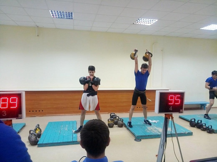 Тобольские школьники создают сборную гиревиков