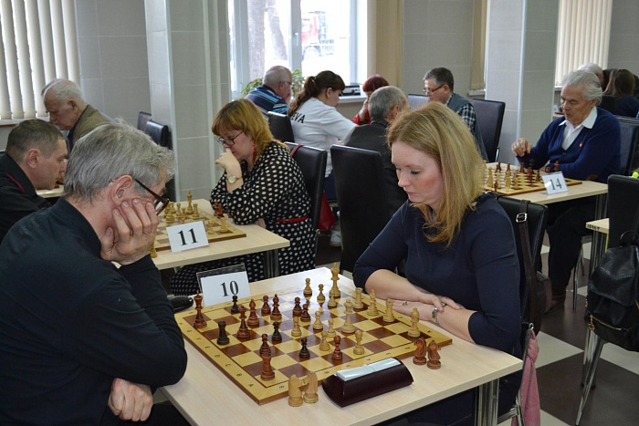 Сражались в шахматы накануне праздника весны
