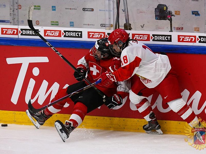 Начали с победы, но уступили хозяйкам