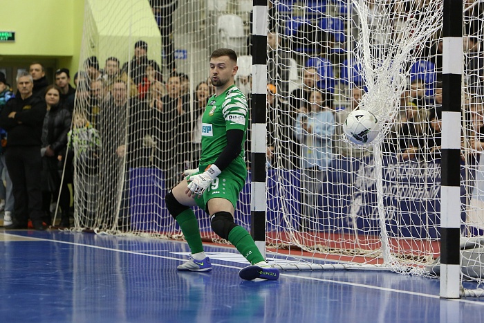 Вратарь мини-футбольного клуба «Тюмень» Альберт Цайдер: «Стало неожиданностью, что меня заменили. С другой стороны, сегодня совсем не шла игра ногами»