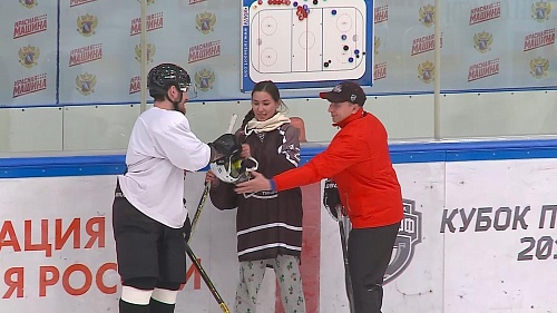 Екатерина Морганова на день стала игроком ХК «Рубин» (ВИДЕО)