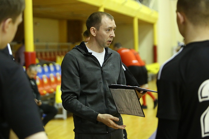 Тренер мини-футбольной команды «Тюмень-U-18» Ильдар Нугуманов: «Нацеливаемся на золото, но и медали будут неплохим результатом»