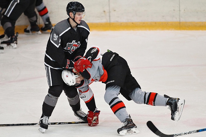 ХК «Рубин» сыграет в Новокузнецке (ВИДЕОТРАНСЛЯЦИЯ)