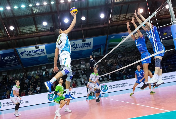 Сургутяне вышли в полуфинал