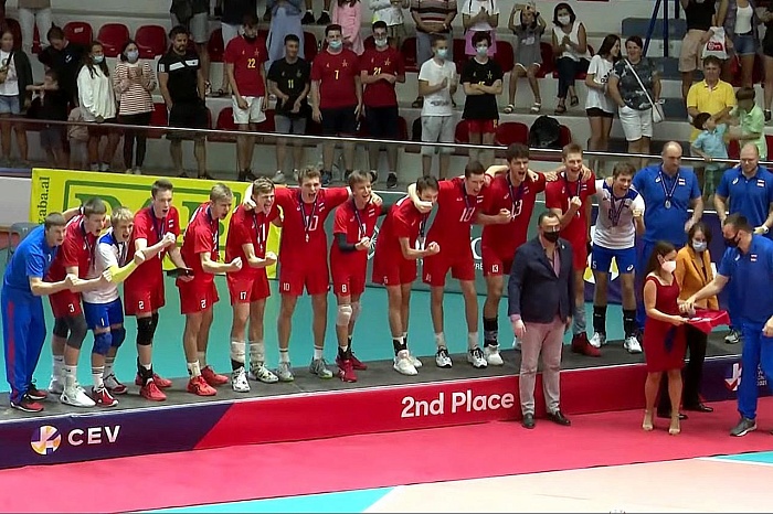 Первое поражение потерпели в финале
