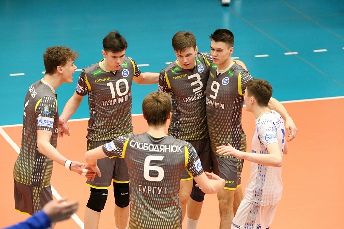 Сургутяне завершили тур победой