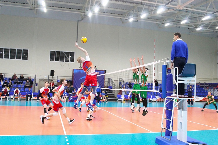 Команда «Тюмень-ТюмГУ» уступила волейболистам из Майкопа