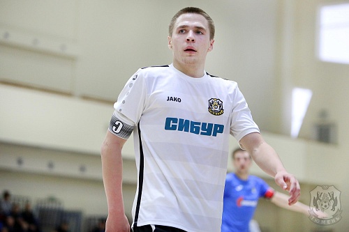 Дублеры возглавили таблицу