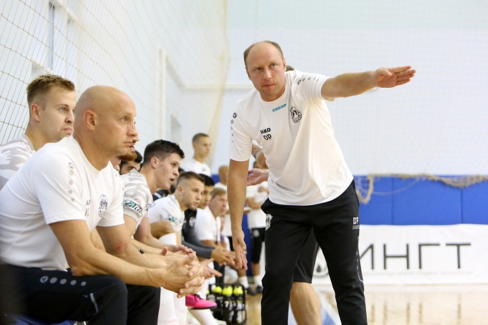 Наставник мини-футбольного клуба «Тюмень» Денис Абышев: «Темур Алекберов – хороший мотиватор. Поэтому увидели во второй встрече совершенно другой ЛКС»