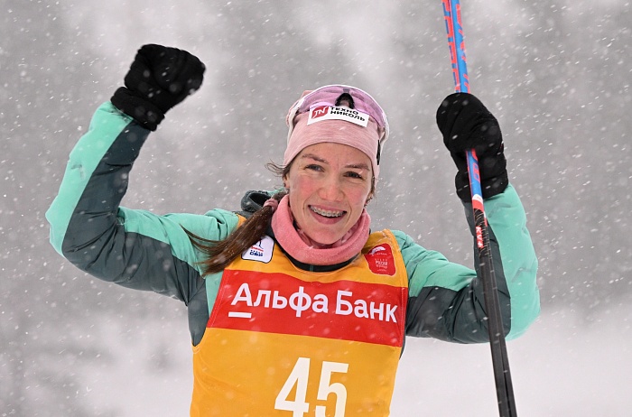 Точность призёров женского спринта Кубка России по биатлону в Ижевске: победа Наталии Шевченко за счёт лыжного прошлого, а Виктория Сливко в цветах, но снова без медали