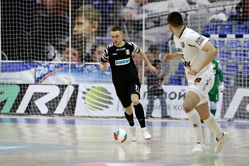 Игрок мини-футбольного клуба «Тюмень» Максим Бажок: «Это был мой первый матч на профессиональном уровне»