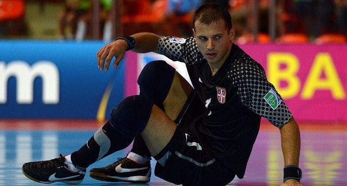 Миодрага удалили, но Сербия вышла на Евро-2018!