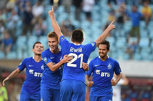 «Тюмень» находится вплотную у стыков