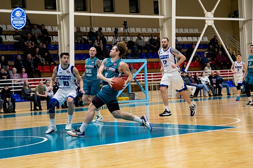 Тобольский БК «Нефтехимик» дважды обыграл команду из Магнитогорска