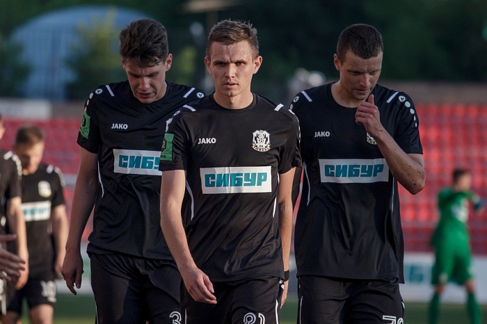 Футбольный клуб «Тюмень» поздравил город с днём рождения разгромной победой над «Челябинском»