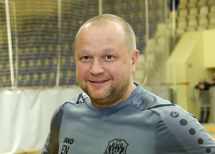 Главный тренер мини-футбольного клуба «Тюмень-дубль» Евгений Осинцев: «Дадим бой фавориту!»