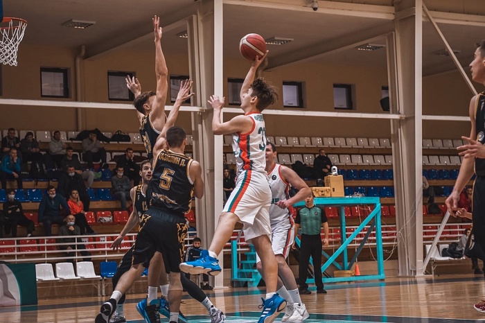 Тоболяки дома взяли убедительный реванш у "Русичей"