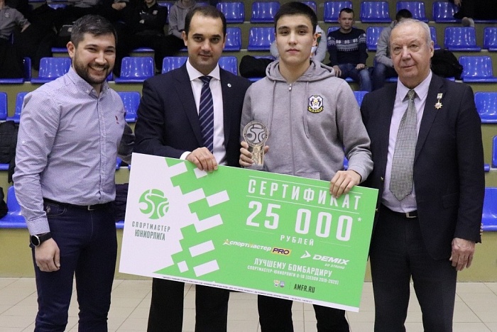 Уступили бронзу хозяевам…