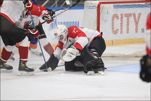 «Нефтяник» разбушевался