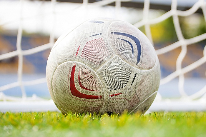 «Локомотив» обыграл соперников из «Гаранта» в чемпионате Тобольска по футболу ( 8х8)